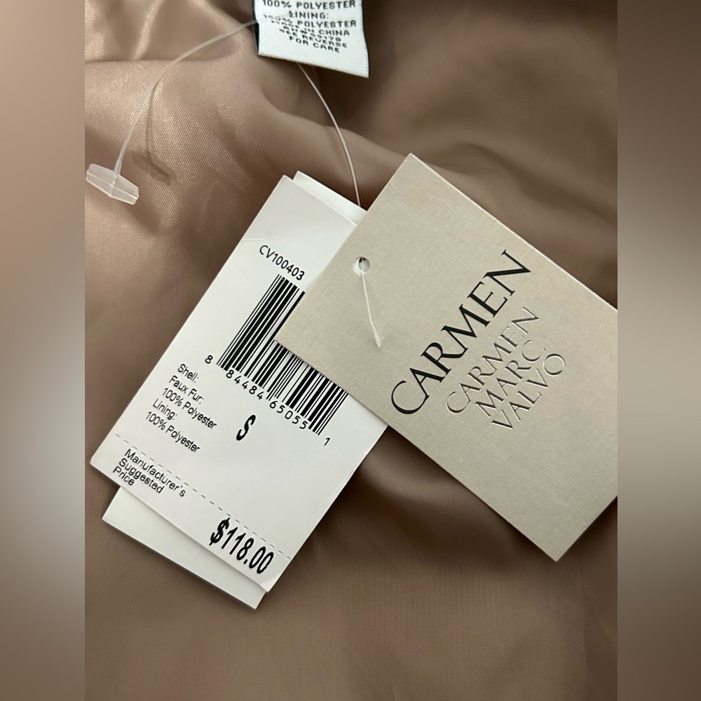 Carmen Marc Valvo faux fur coat in tan color - Picture 4 of 4